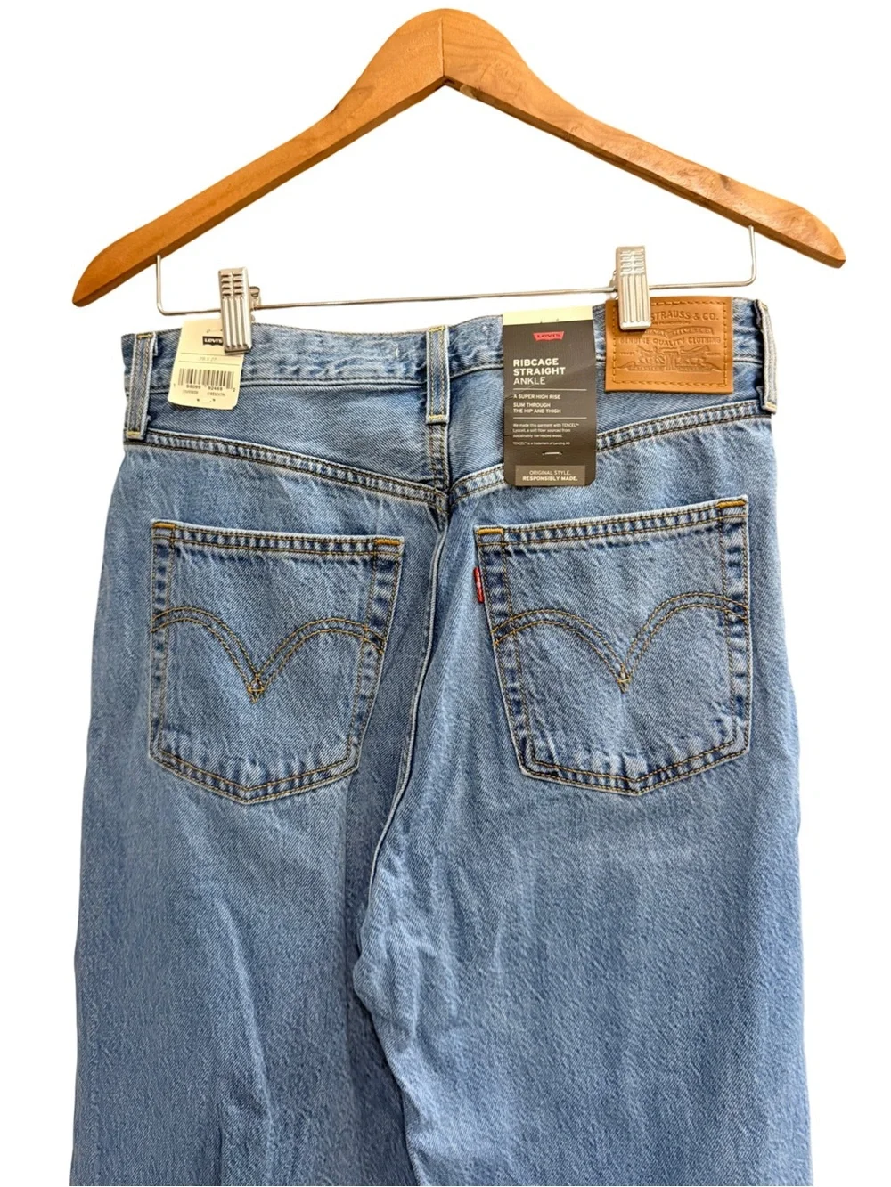 NWT Levi’s Ribcage Straight Ankle Jeans W28 L27 Medium Wash